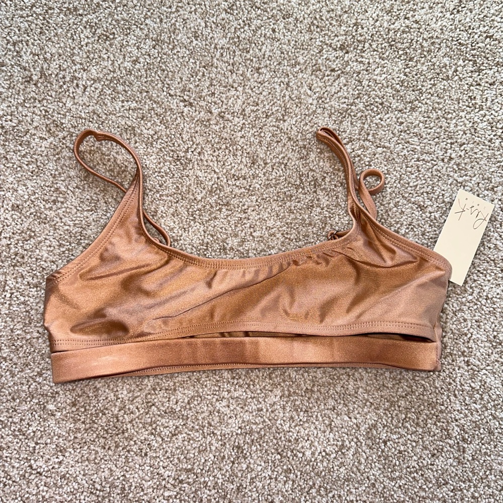 NWT Ris-k Discover Bikini swim Top in nude size Medium